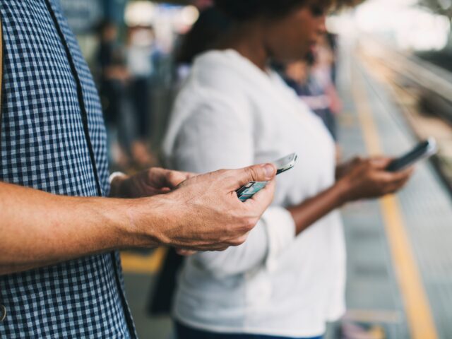 Эксперимент с мигрантами: в РФ ввели небывалые меры контроля за приезжими