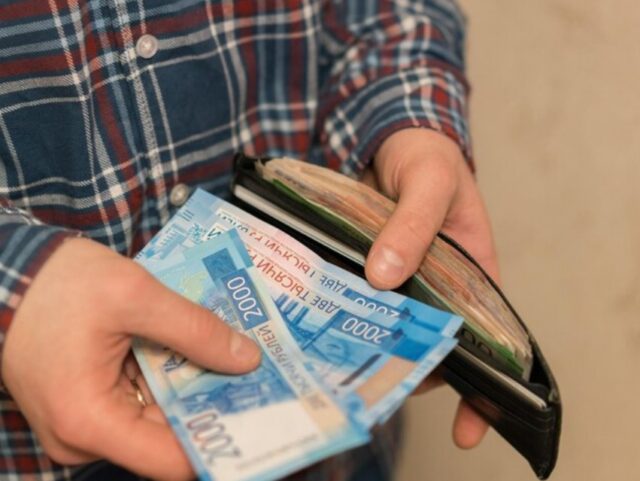 Мигрантам перекроют финансовый кислород: в ГД предложили квоту на переводы