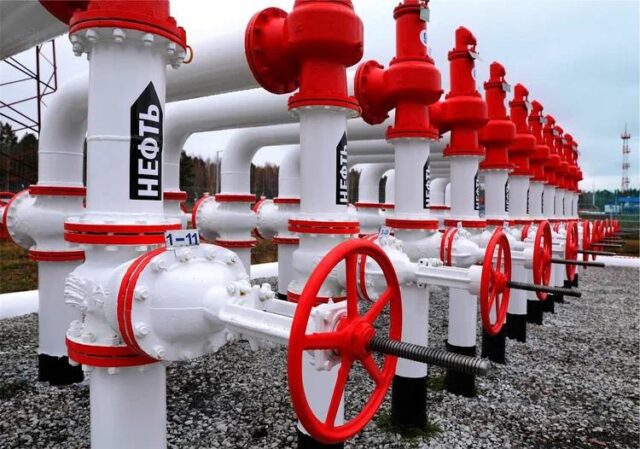 Бей своих: Украина и ЕК ломают Венгрию и Словакию о «Дружбу»