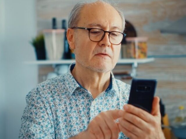 Суточный лимит: власти предложили жёстко ограничить переводы пенсионеров