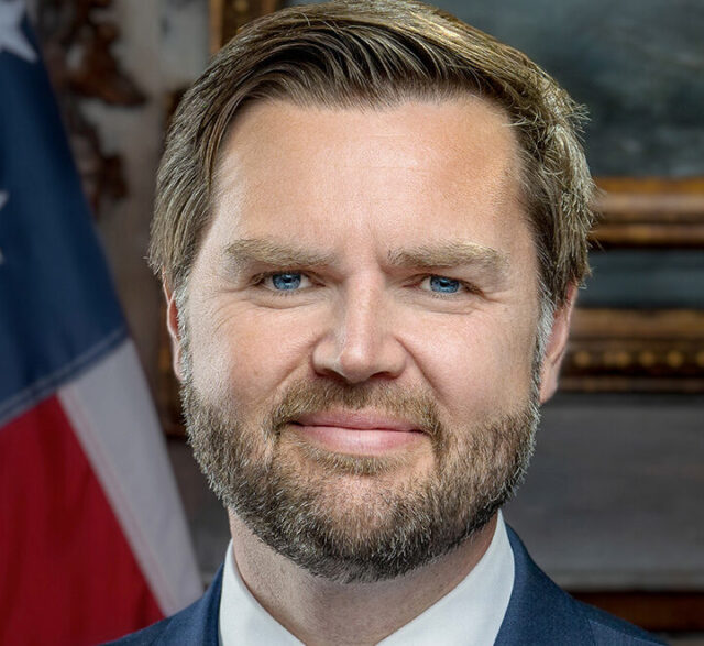 Вэнс грозит России «Томагавками»: мир замер в ожидании решения Трампа