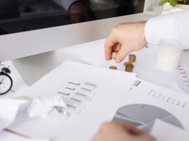 Дефицит бюджета в Петербурге: кто заплатит за финансовые амбиции Смольного