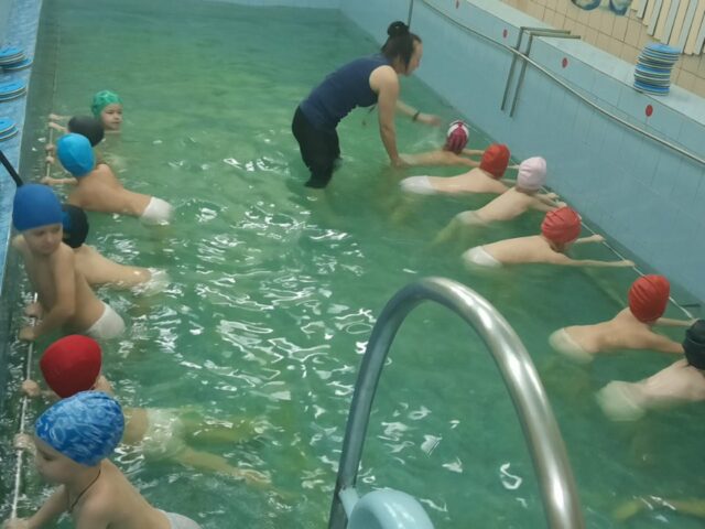 Семьи с детьми спасаются кредитами: россияне стали занимать на секции