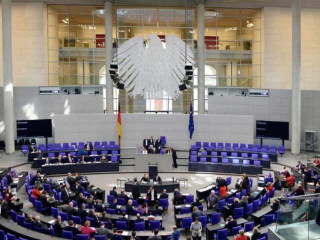 Включить Россию в Европу: в Германии призвали ломать штыки против РФ