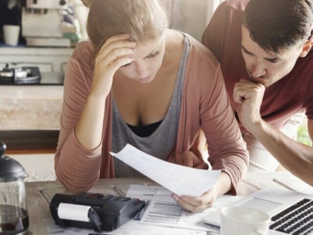 Разорительный январь: в Петербурге объяснили скачок счетов за ЖКХ