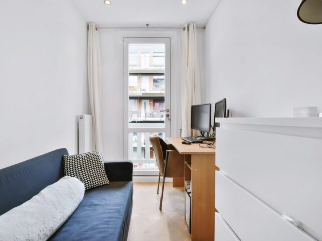 Гетто Москвы и Петербурга: опасная мода на микрожильё вышла из под контроля