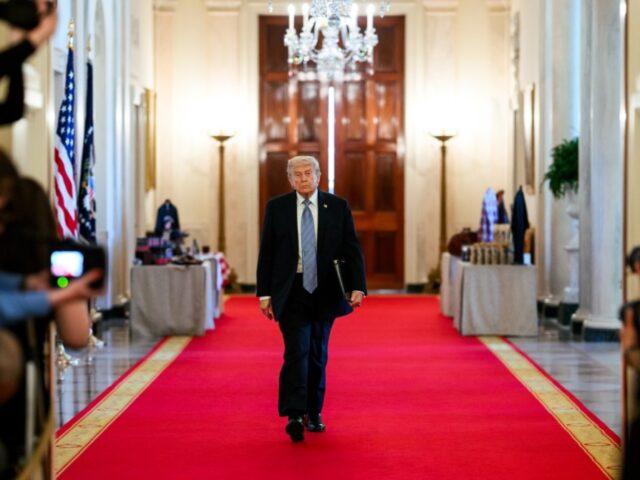 «Главное – не потерять лицо»: в РФ назвали цели визита Трампа к лидеру КНР